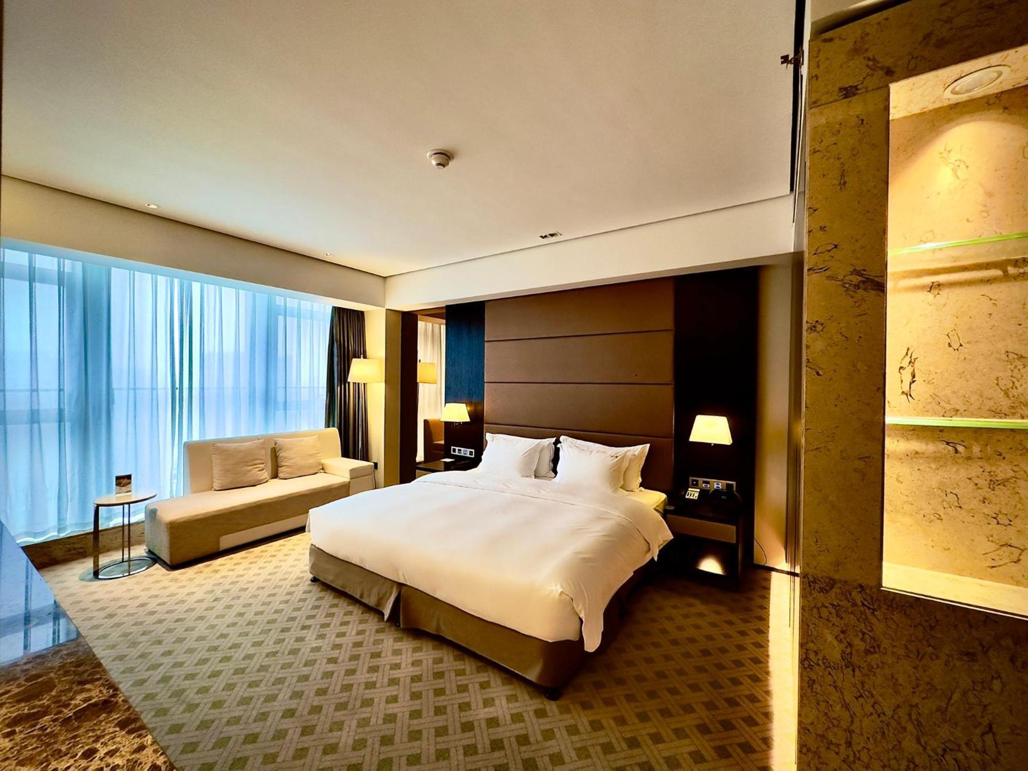 Holiday Inn Nantong Oasis International By Ihg Exterior photo